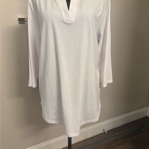 Elegant White V-Neck Tunic for Women